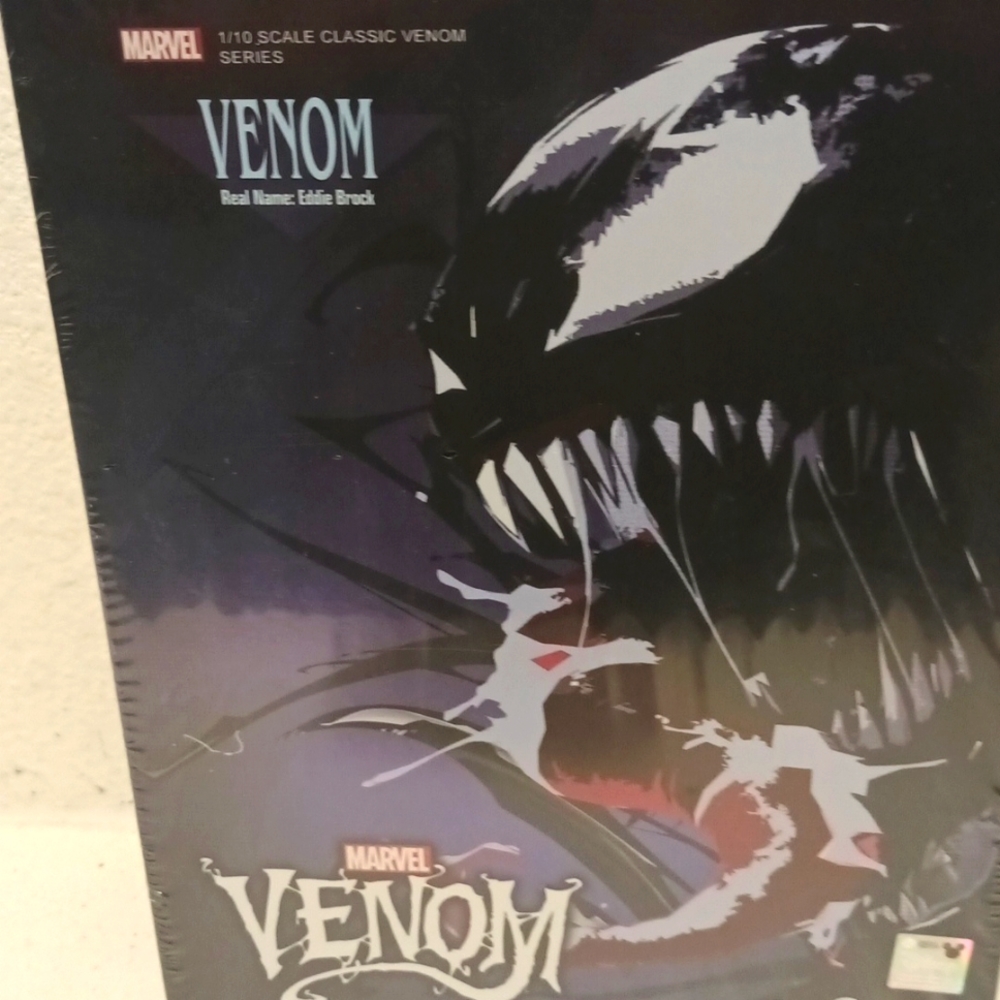Marvel Venom real name Eddie brack  1/6 scale